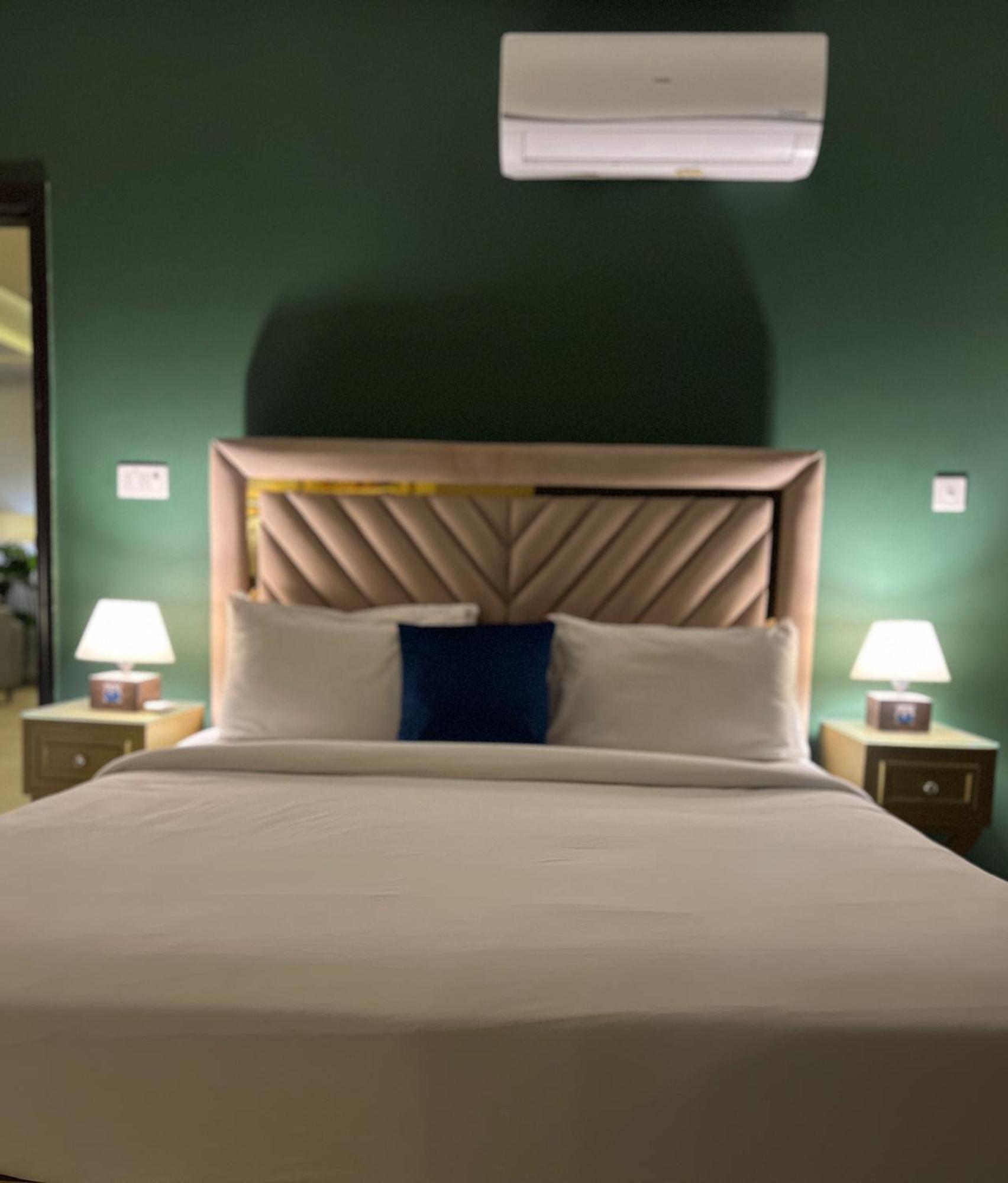Serenity Corner 4 Bhk Islamabad Buitenkant foto